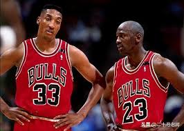 詹姆斯谈防守KD:尝试对他采取不同的防守方式